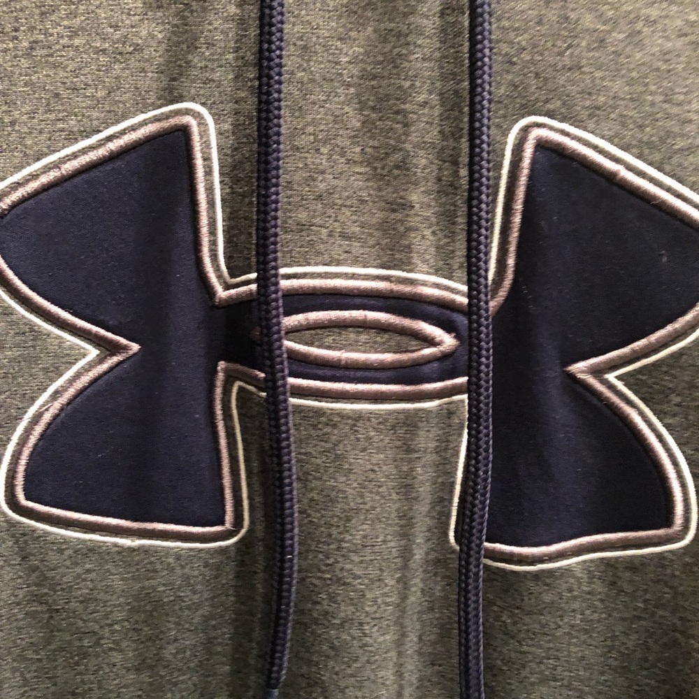Men’s Small Under Armour Hoodie